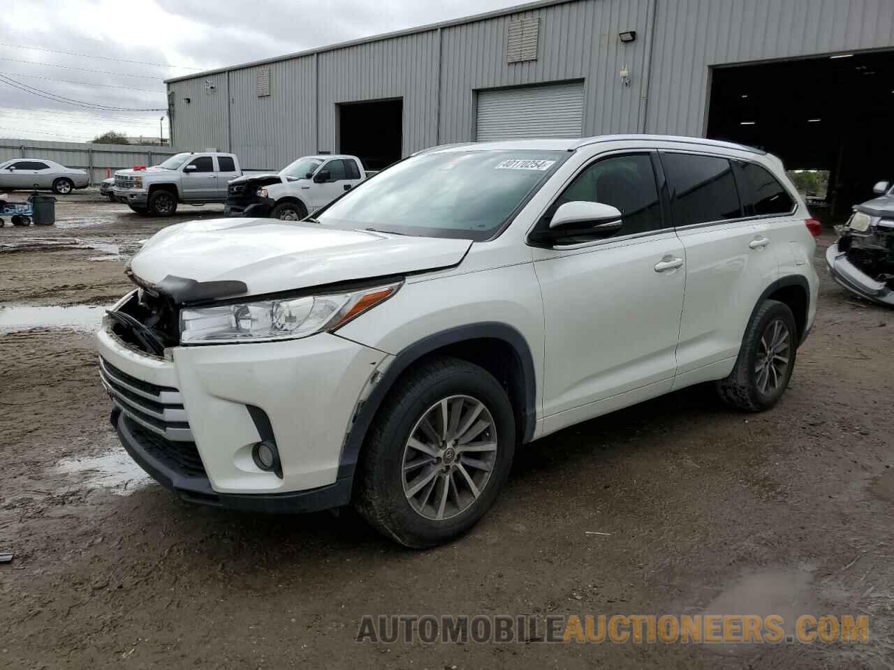 5TDKZRFH0HS520675 TOYOTA HIGHLANDER 2017