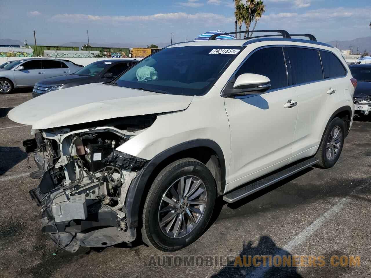 5TDKZRFH0HS525360 TOYOTA HIGHLANDER 2017