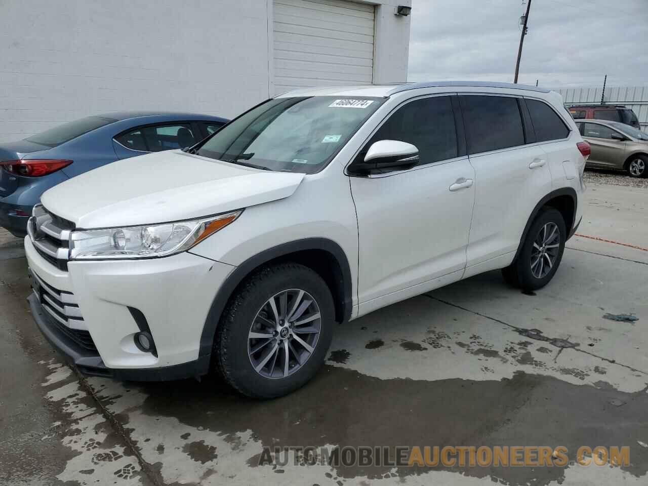 5TDKZRFH0JS541869 TOYOTA HIGHLANDER 2018