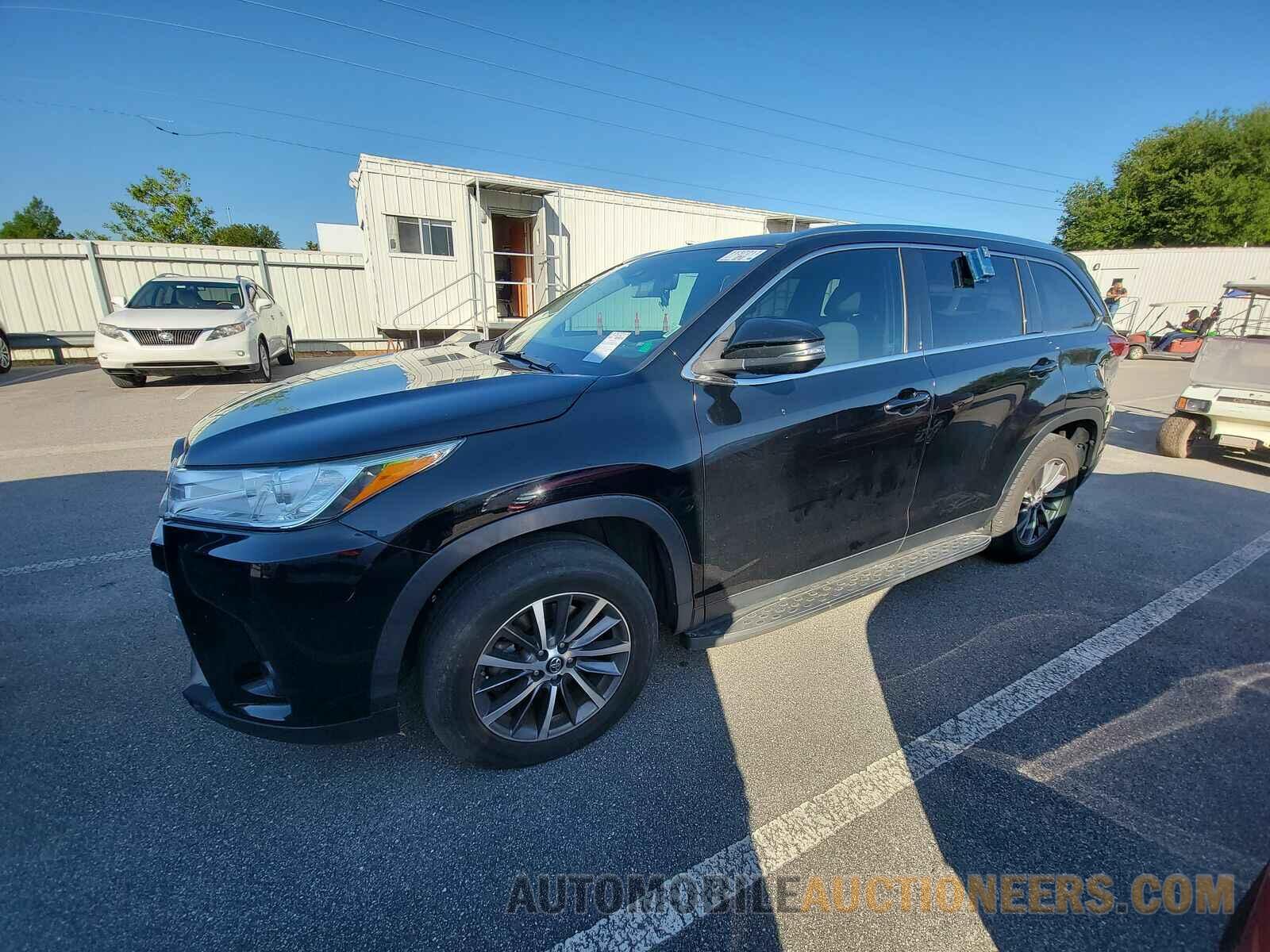 5TDKZRFH0KS306194 Toyota Highlander 2019