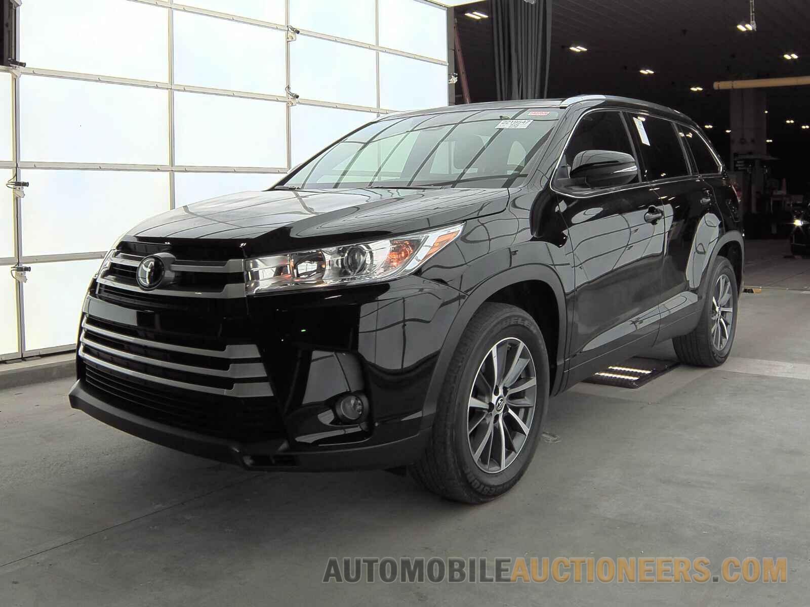 5TDKZRFH0KS550928 Toyota Highlander 2019