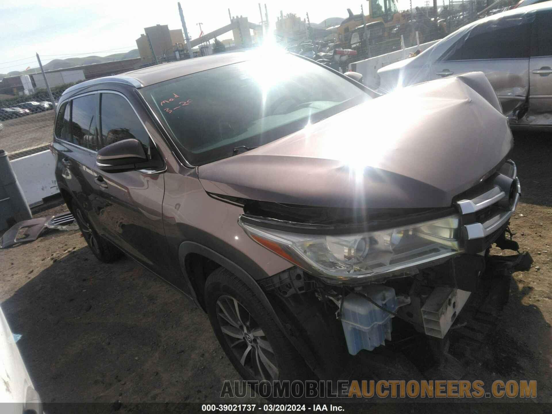 5TDKZRFH1JS256002 TOYOTA HIGHLANDER 2018