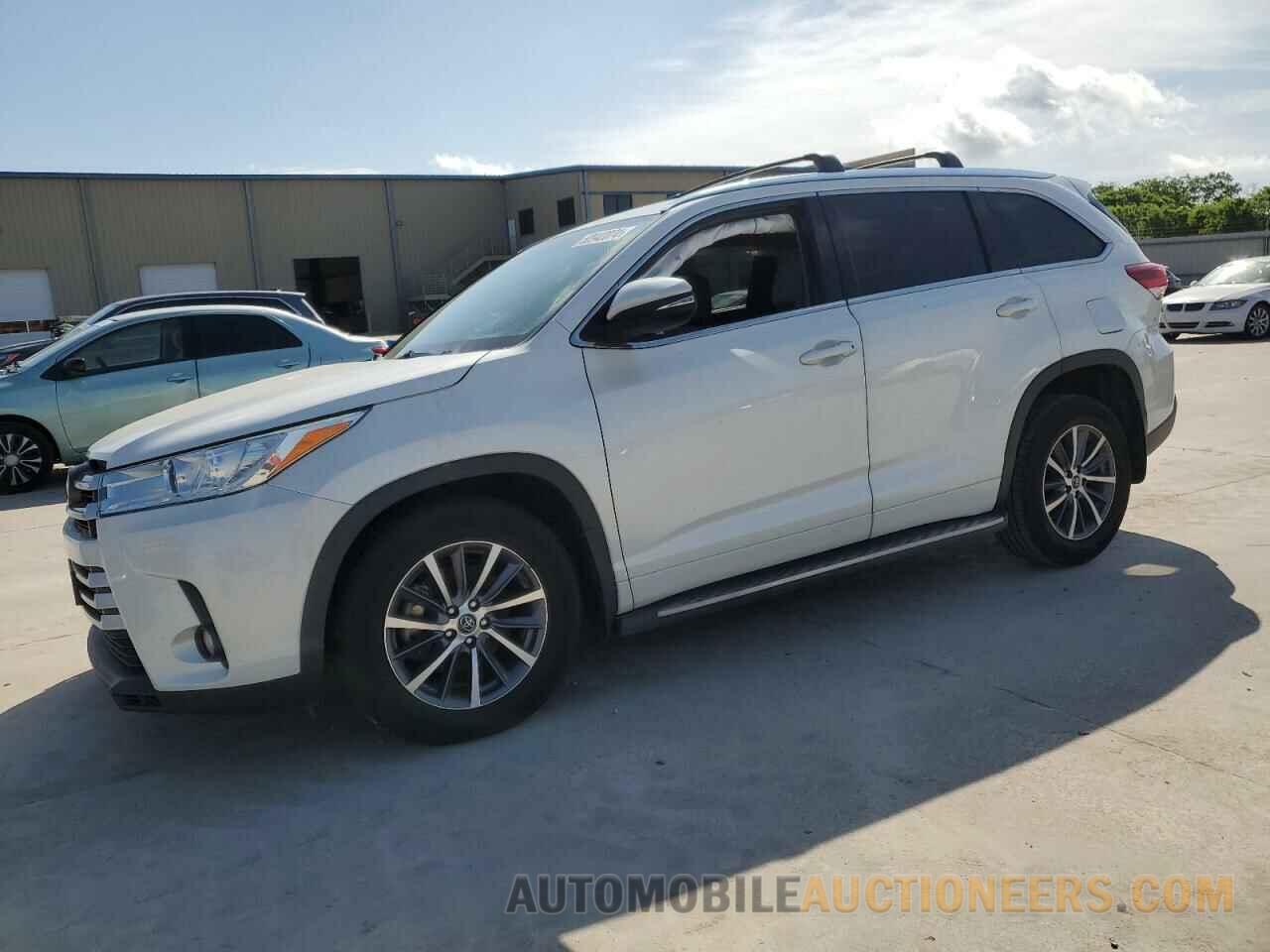 5TDKZRFH1JS279635 TOYOTA HIGHLANDER 2018