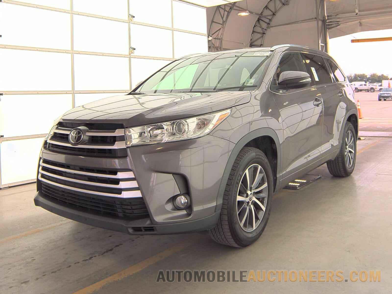 5TDKZRFH1JS528127 Toyota Highlander 2018