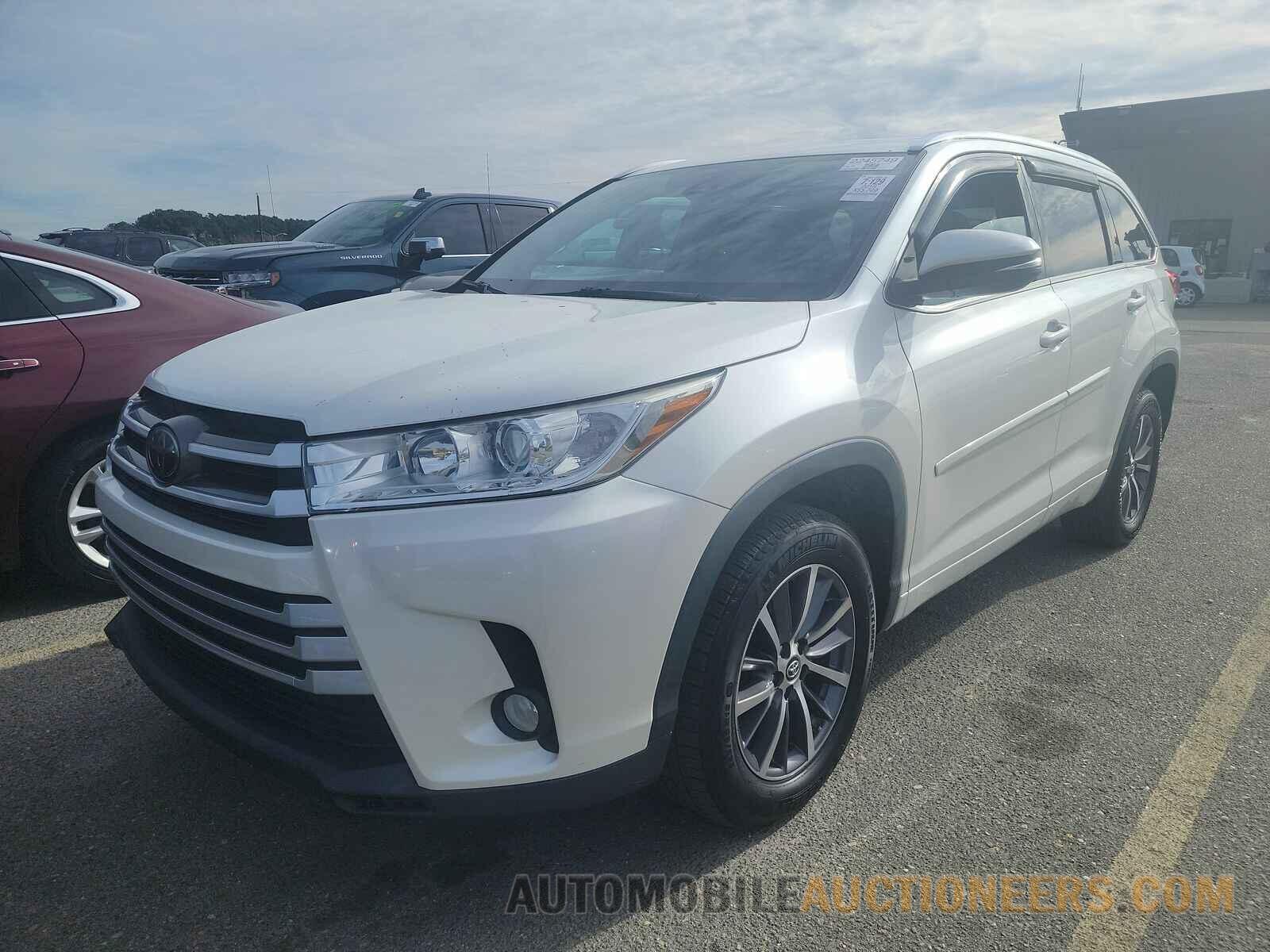 5TDKZRFH1JS532453 Toyota Highlander 2018