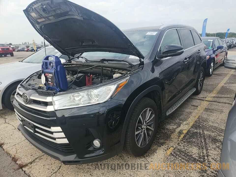 5TDKZRFH1KS299806 Toyota Highlander 2019