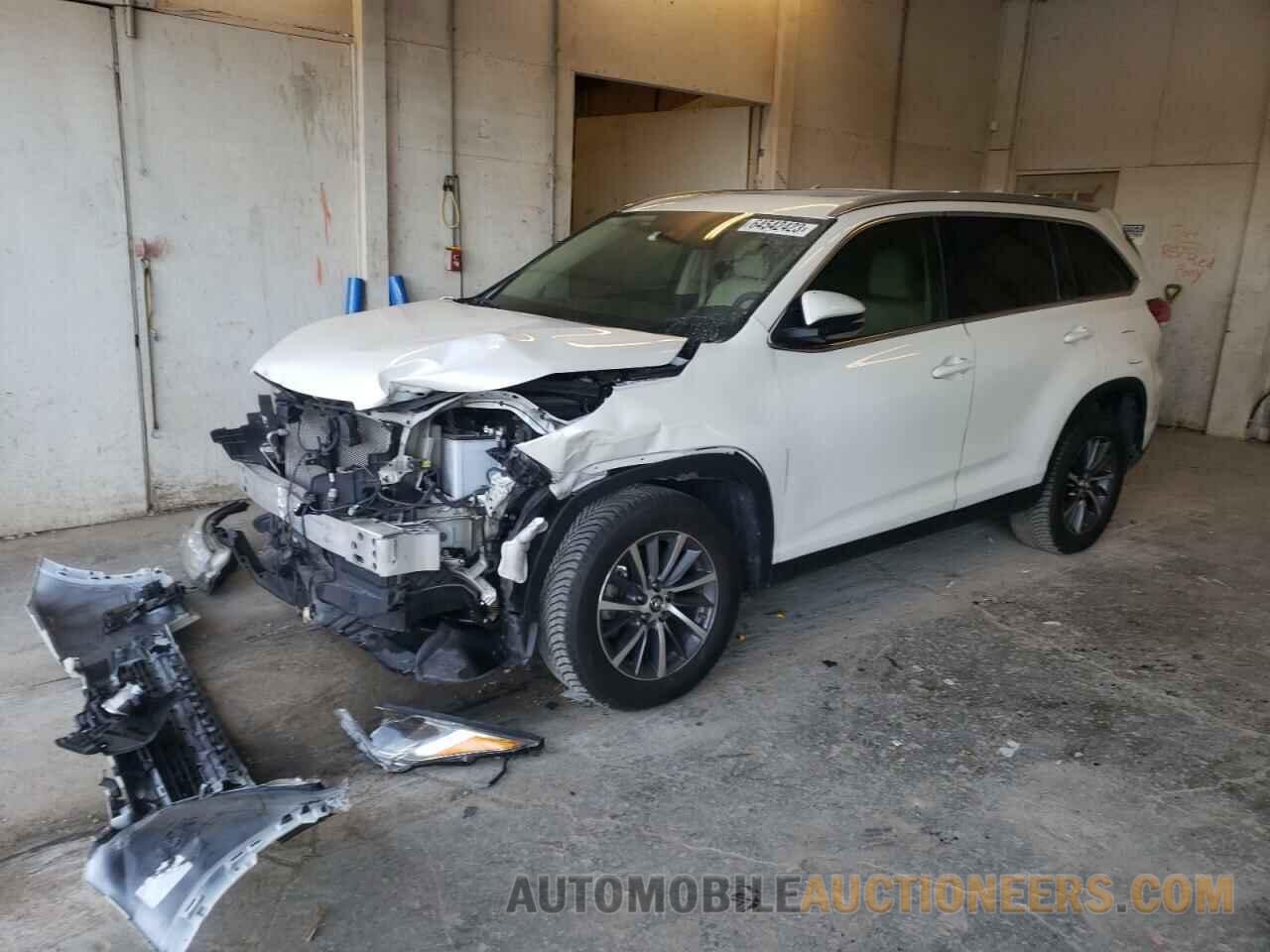 5TDKZRFH1KS562943 TOYOTA HIGHLANDER 2019