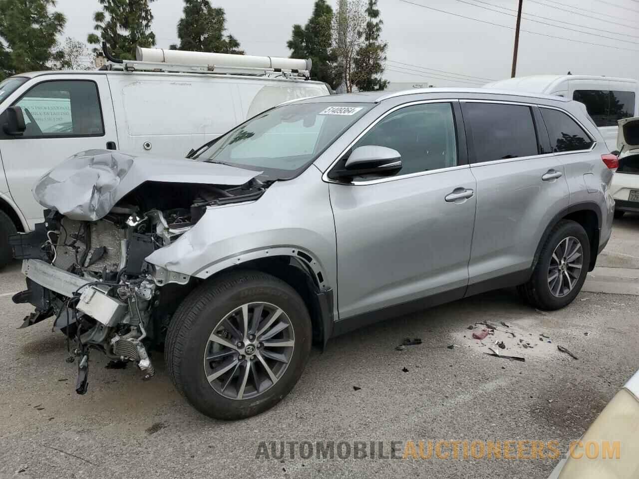 5TDKZRFH1KS566765 TOYOTA HIGHLANDER 2019