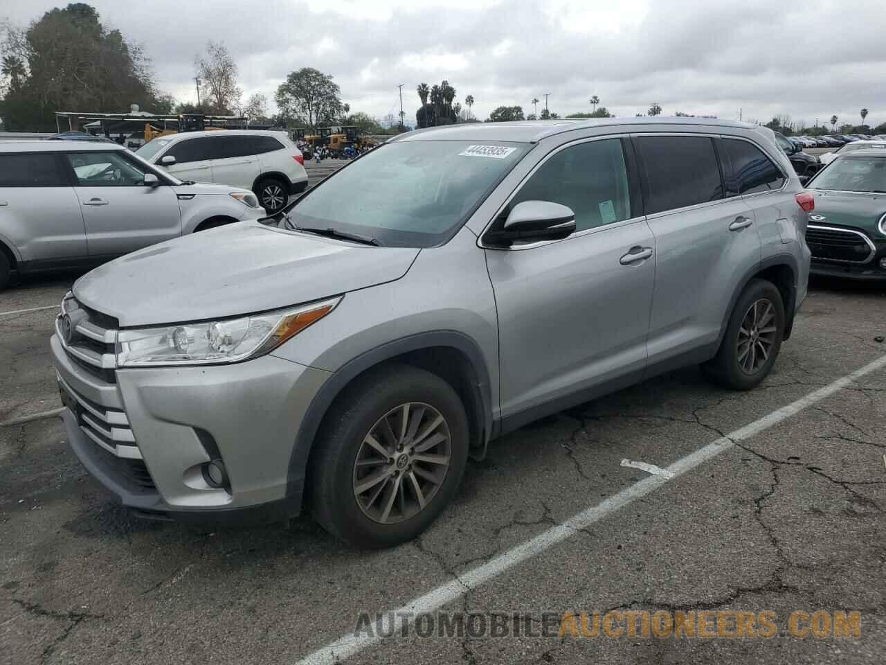 5TDKZRFH1KS572291 TOYOTA HIGHLANDER 2019