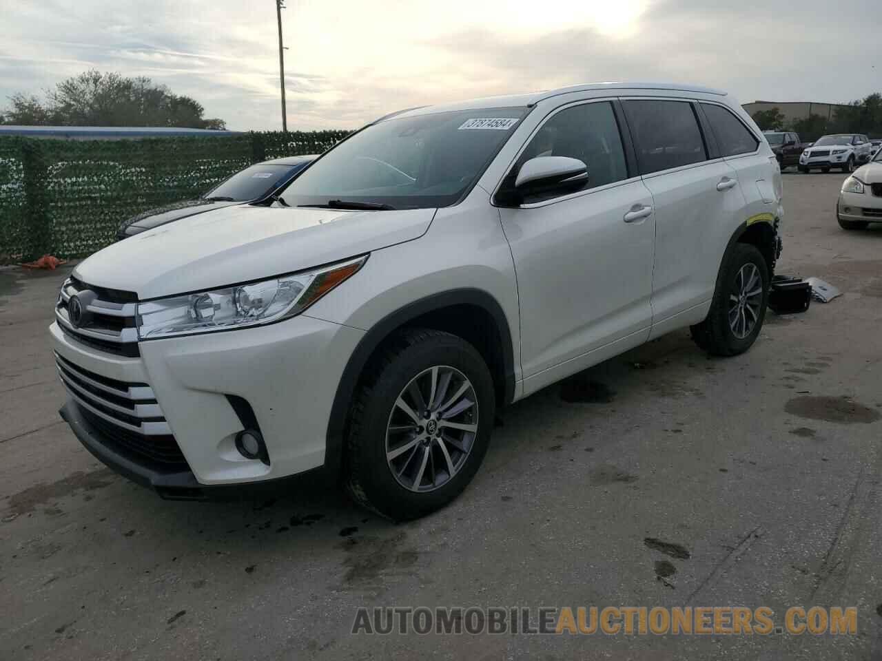 5TDKZRFH2HS514912 TOYOTA HIGHLANDER 2017