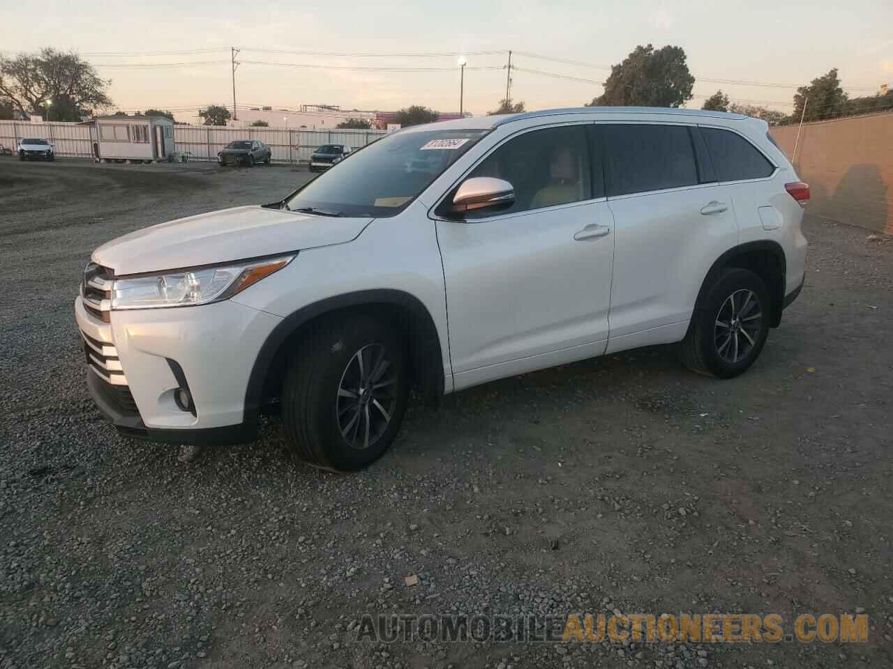 5TDKZRFH3HS195505 TOYOTA HIGHLANDER 2017