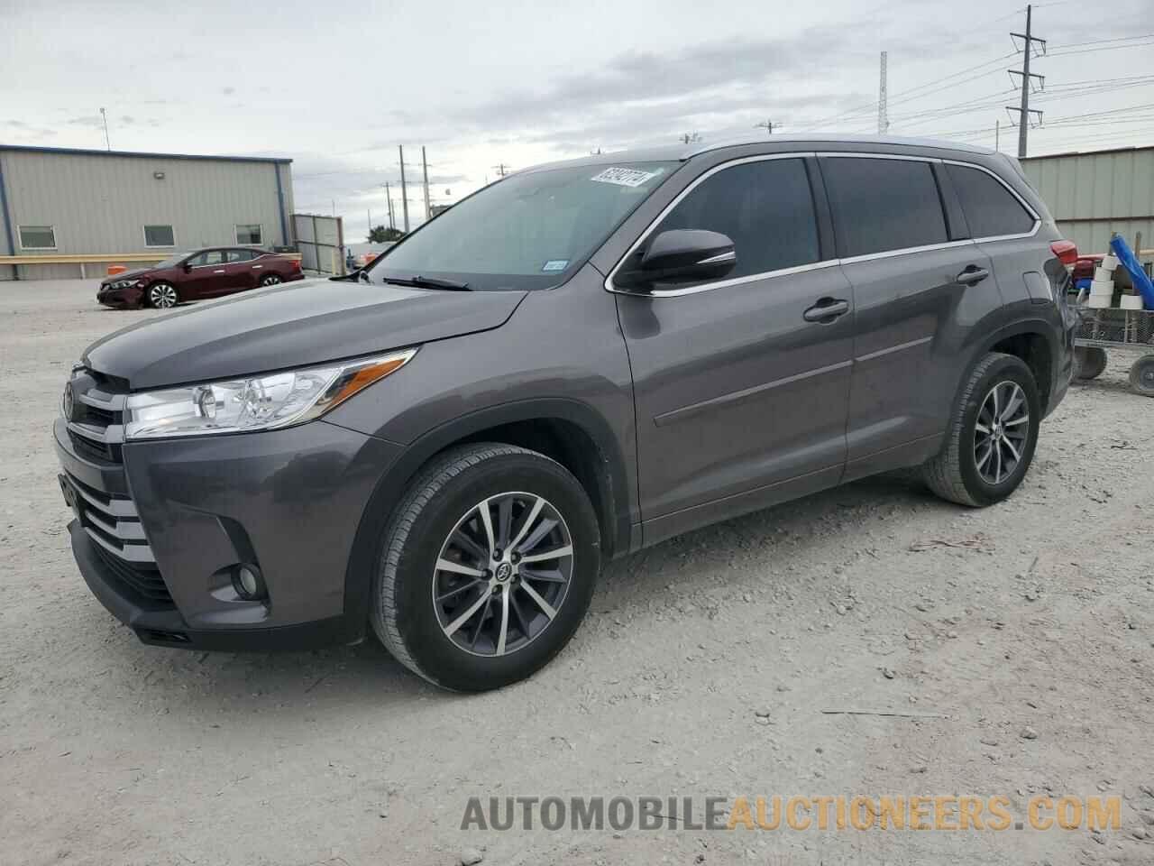 5TDKZRFH3HS197044 TOYOTA HIGHLANDER 2017