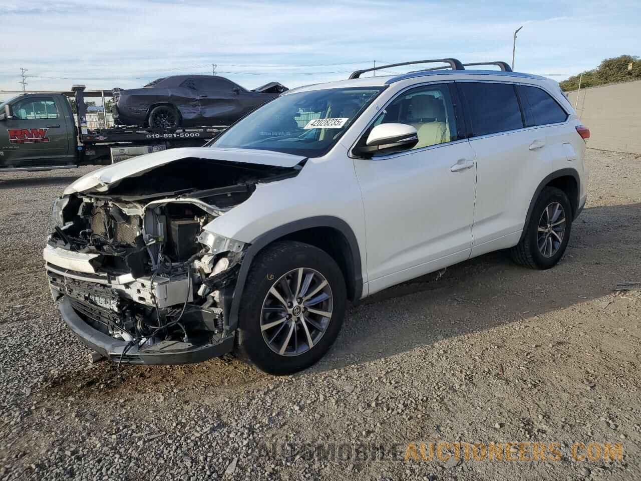 5TDKZRFH3JS276896 TOYOTA HIGHLANDER 2018