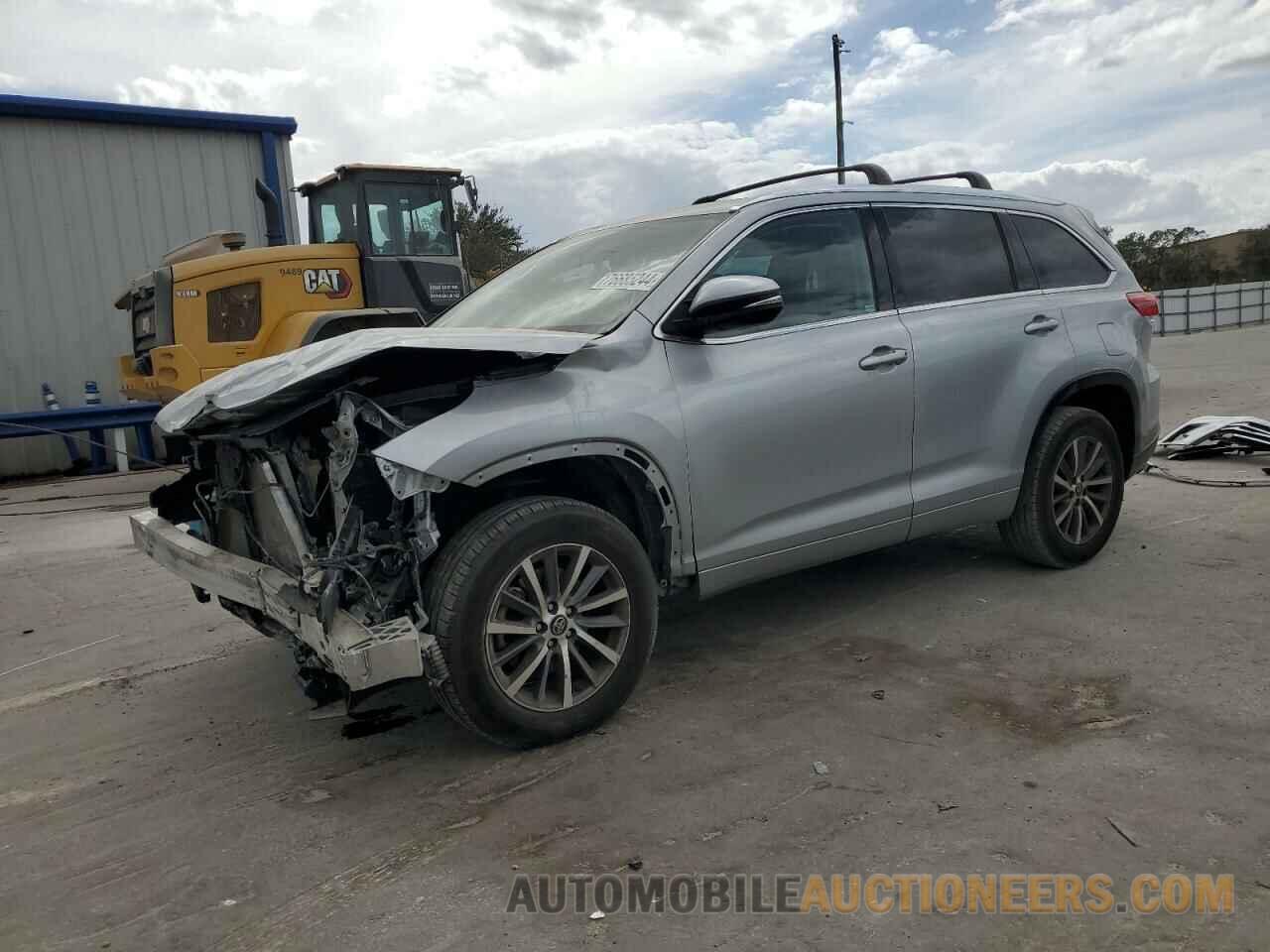 5TDKZRFH3JS283878 TOYOTA HIGHLANDER 2018