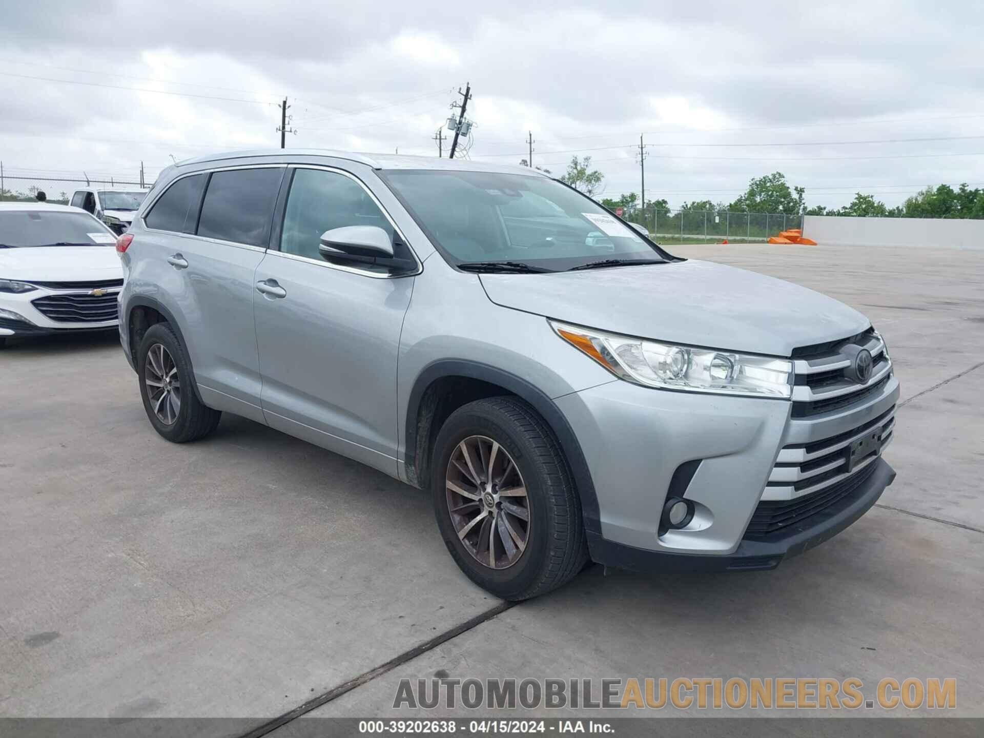 5TDKZRFH3JS527027 TOYOTA HIGHLANDER 2018