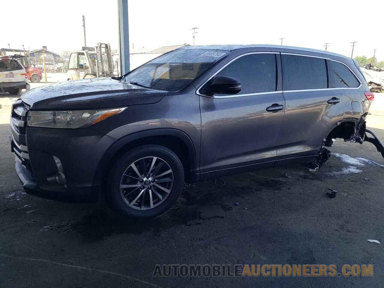 5TDKZRFH3JS527660 TOYOTA HIGHLANDER 2018