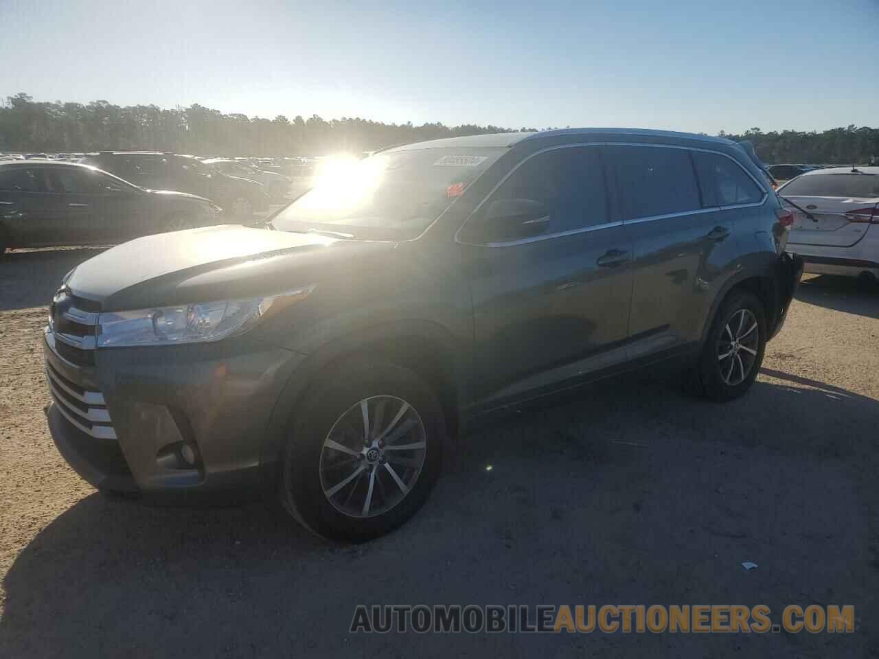 5TDKZRFH4HS193469 TOYOTA HIGHLANDER 2017