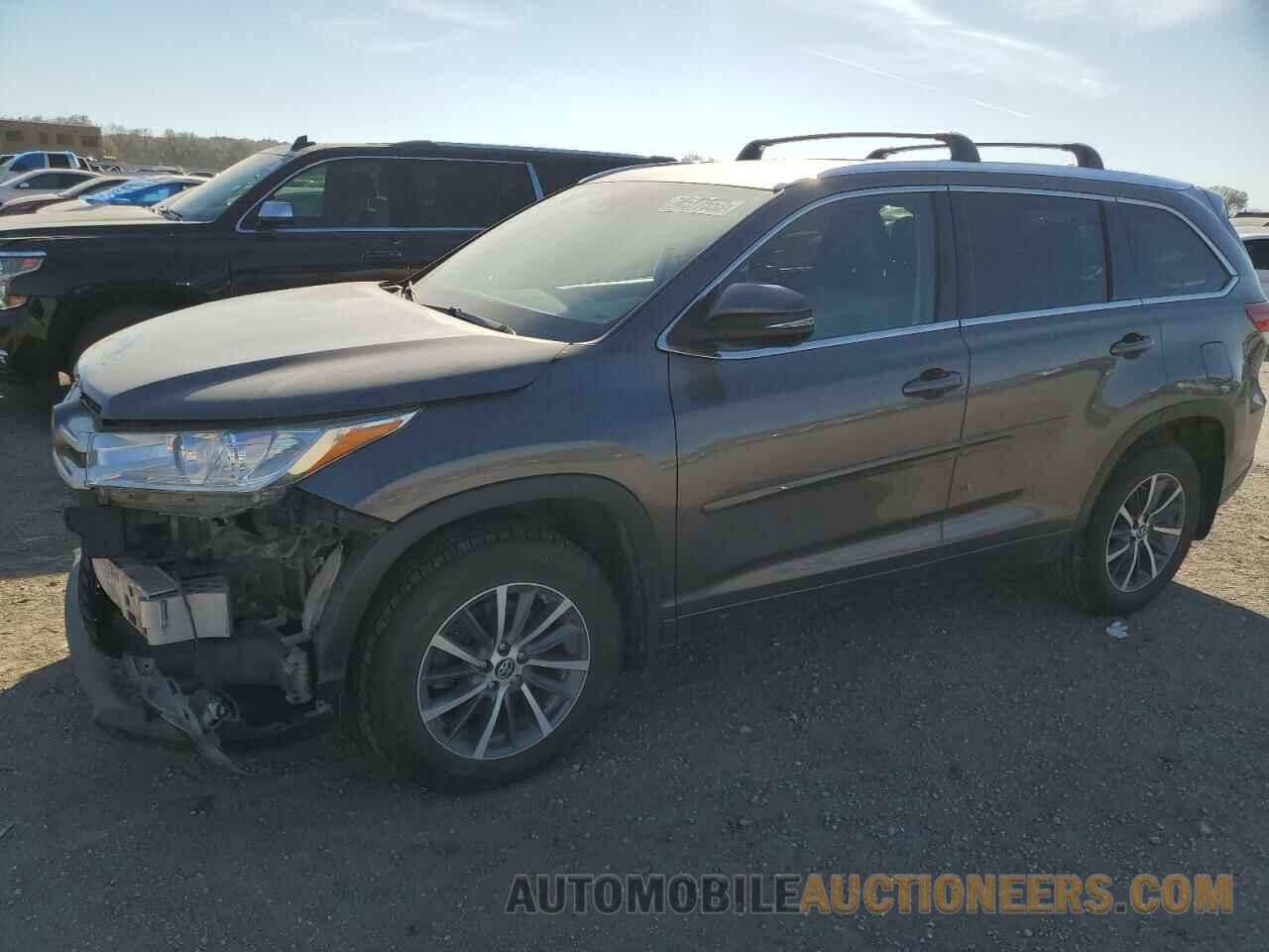 5TDKZRFH4HS201618 TOYOTA HIGHLANDER 2017