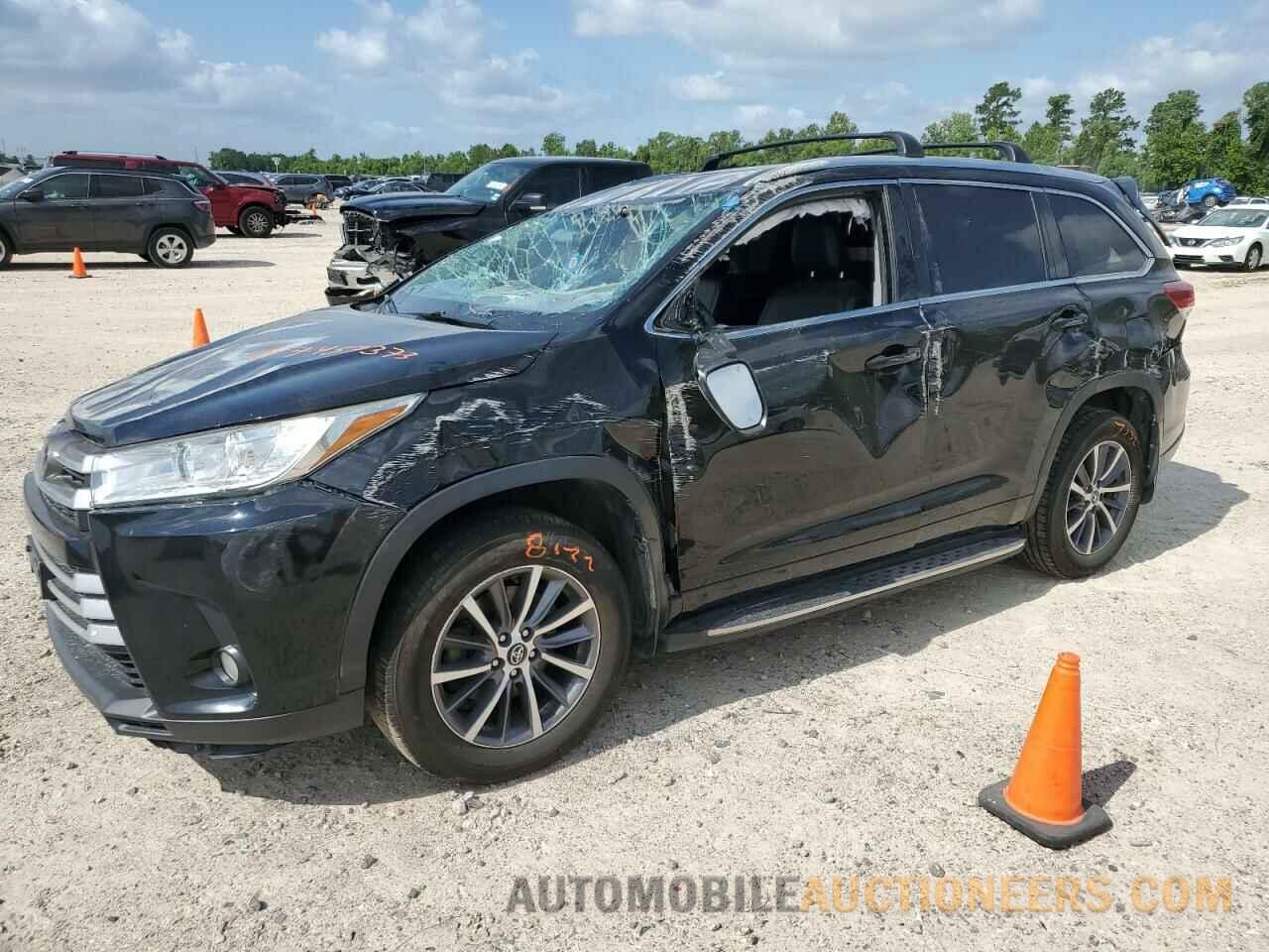 5TDKZRFH4JS261923 TOYOTA HIGHLANDER 2018