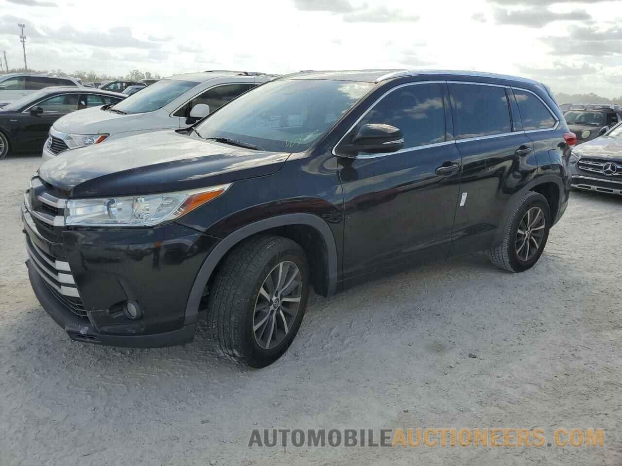 5TDKZRFH4JS263056 TOYOTA HIGHLANDER 2018