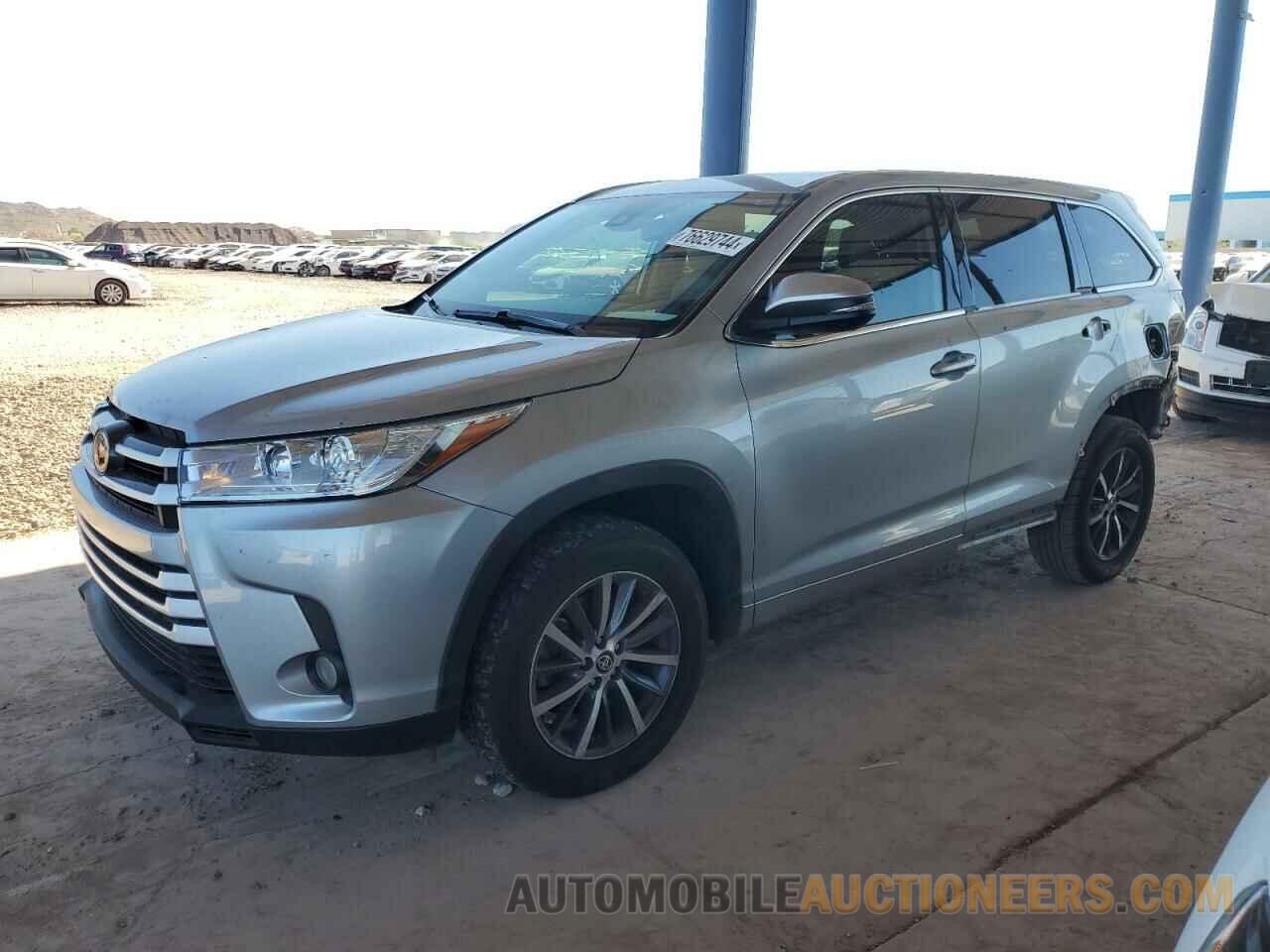 5TDKZRFH4JS527859 TOYOTA HIGHLANDER 2018