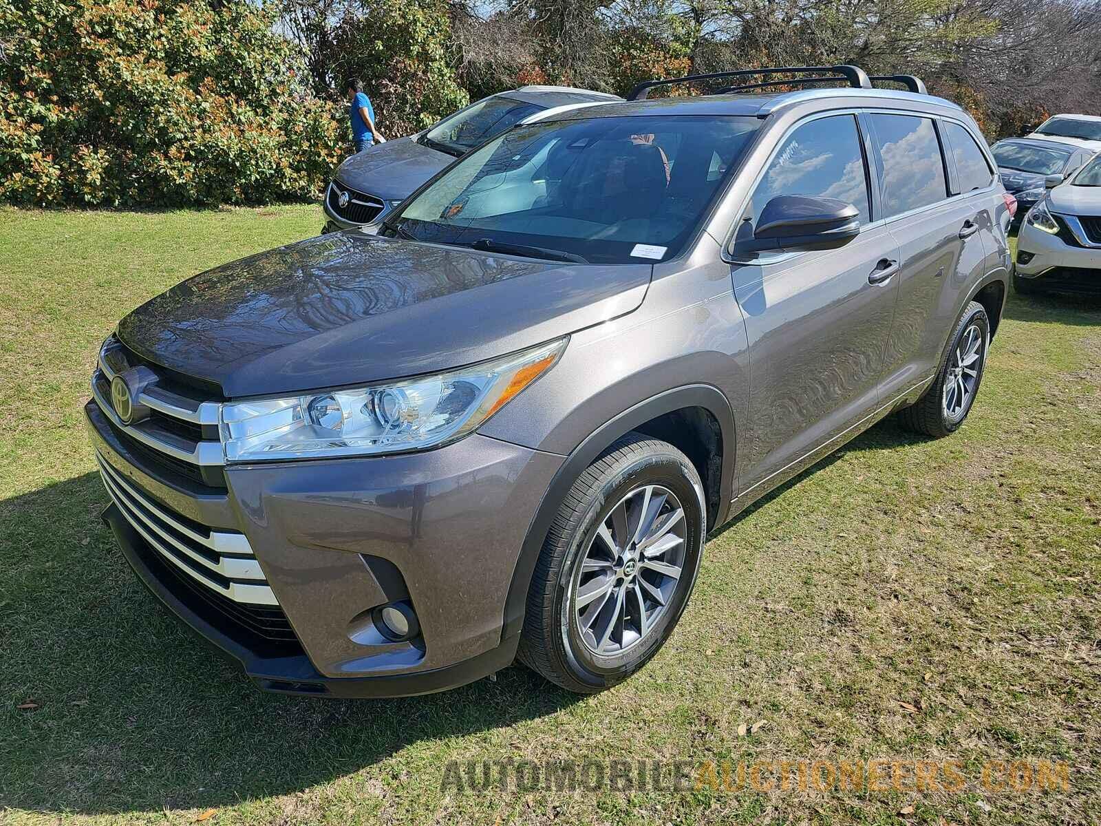 5TDKZRFH4JS528879 Toyota Highlander 2018