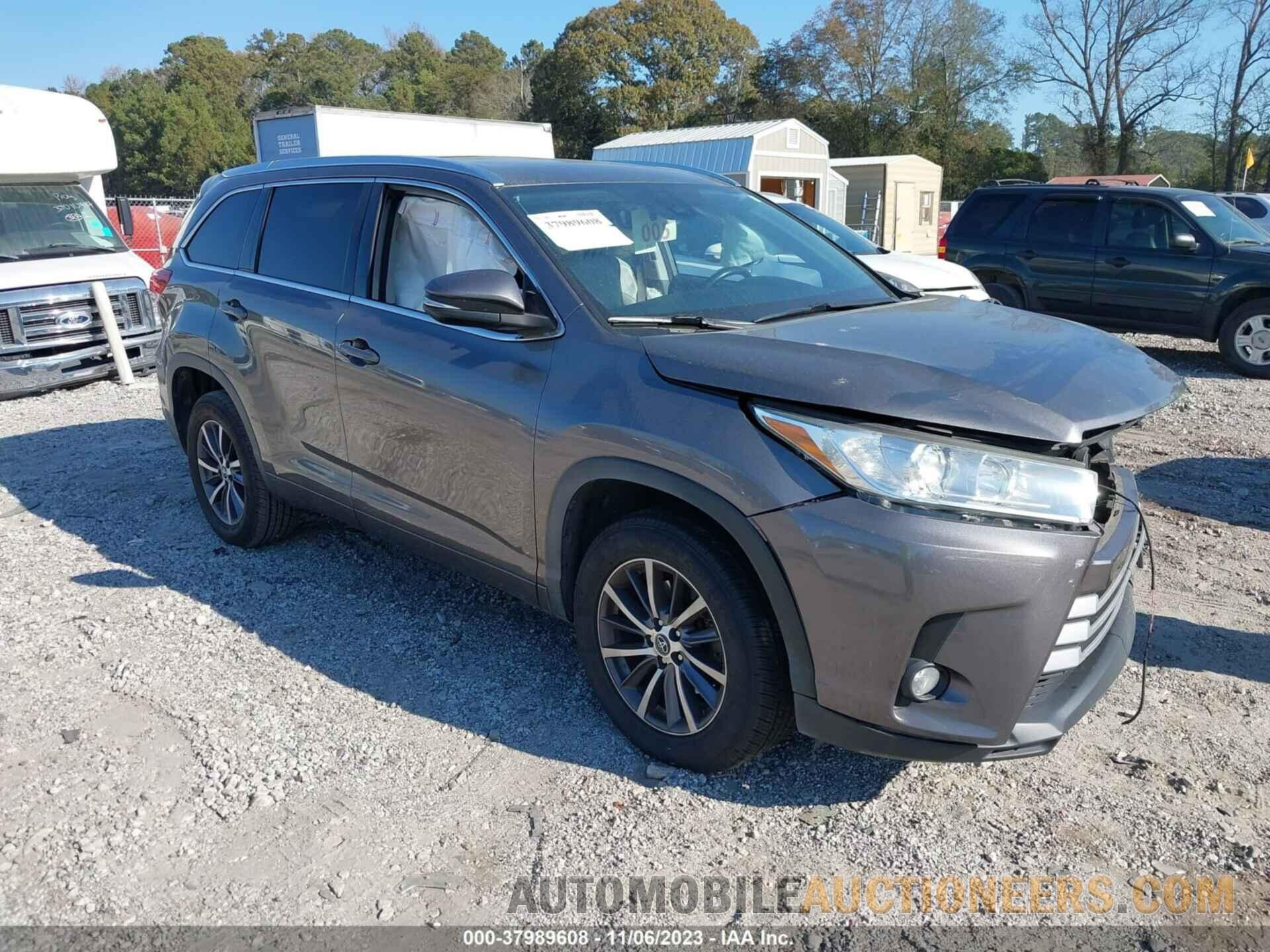 5TDKZRFH4JS547979 TOYOTA HIGHLANDER 2018