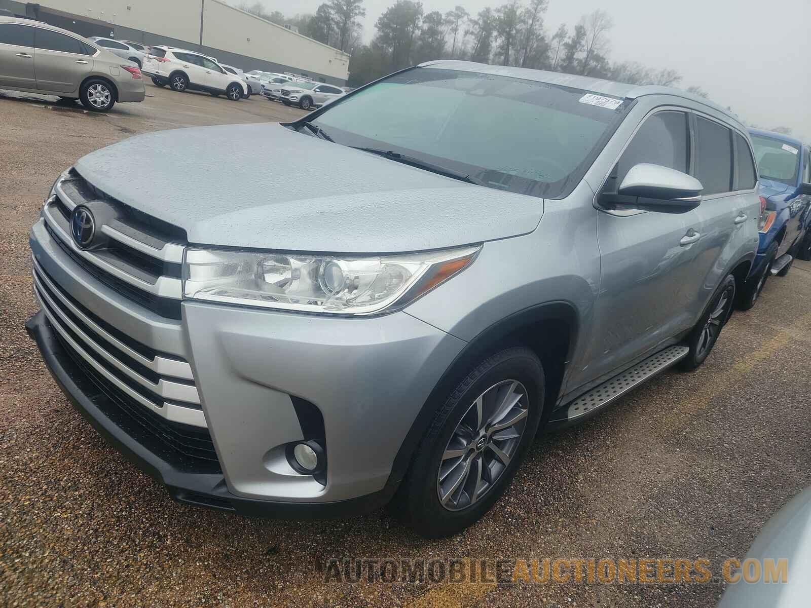 5TDKZRFH4KS556036 Toyota Highlander 2019