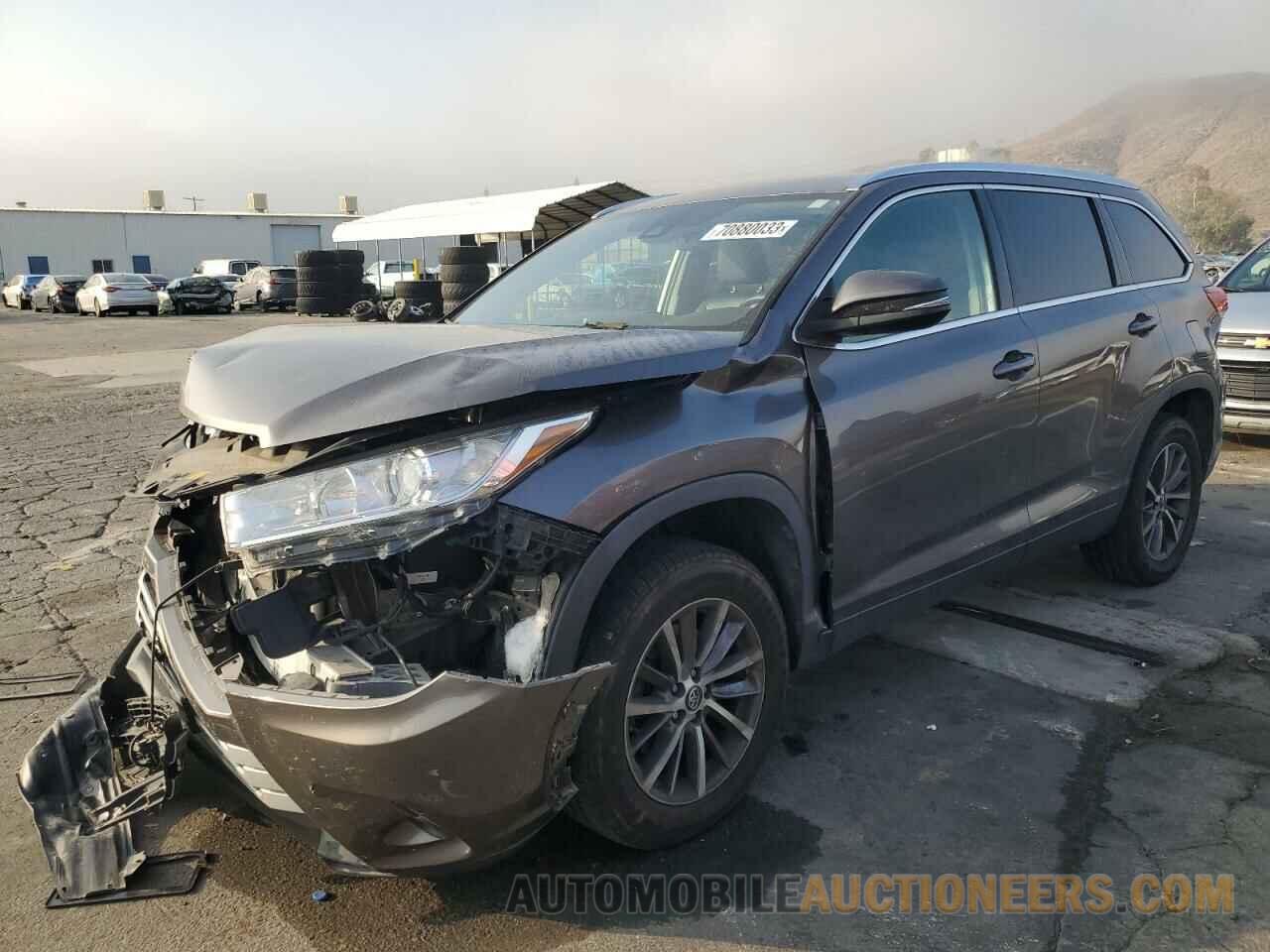 5TDKZRFH4KS558921 TOYOTA HIGHLANDER 2019