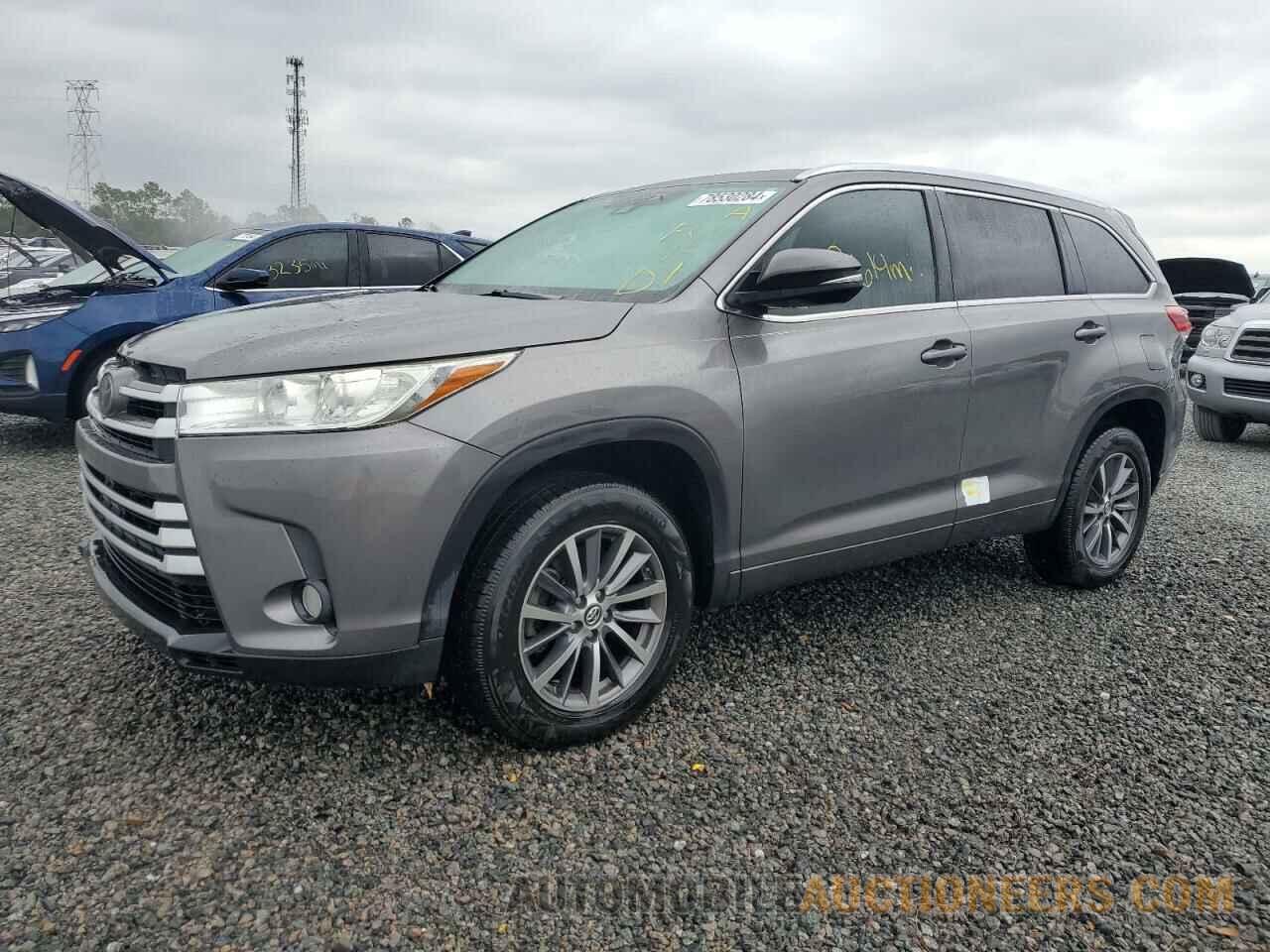 5TDKZRFH5JS268069 TOYOTA HIGHLANDER 2018