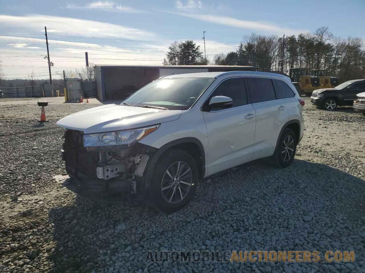 5TDKZRFH5JS528874 TOYOTA HIGHLANDER 2018