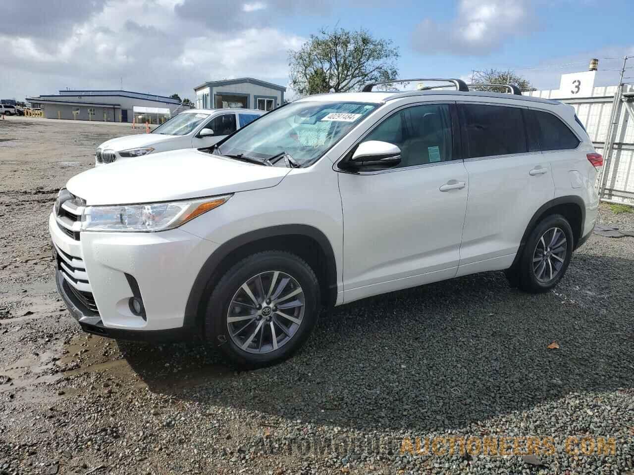 5TDKZRFH5JS532388 TOYOTA HIGHLANDER 2018