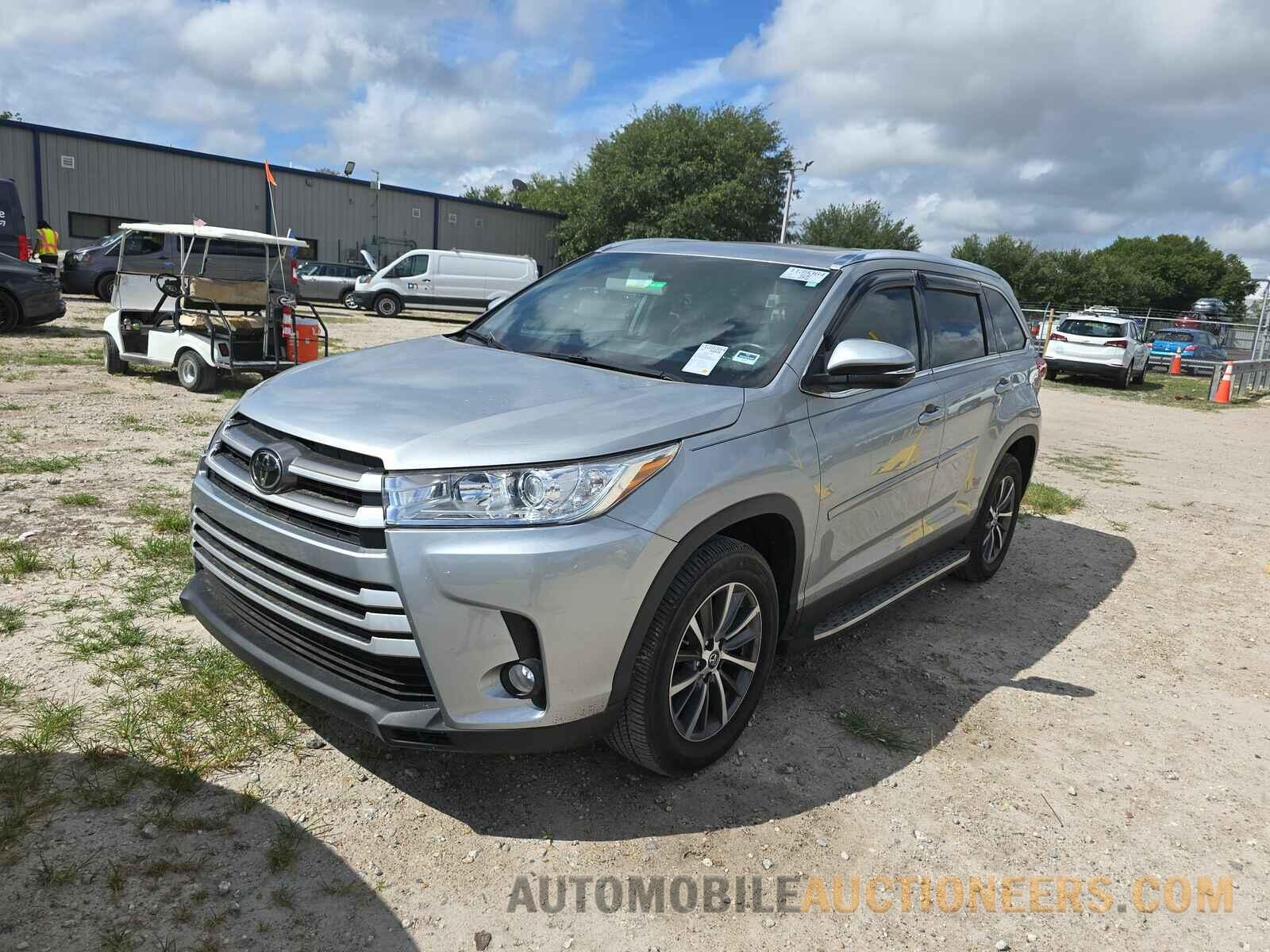 5TDKZRFH5KS326439 Toyota Highlander 2019