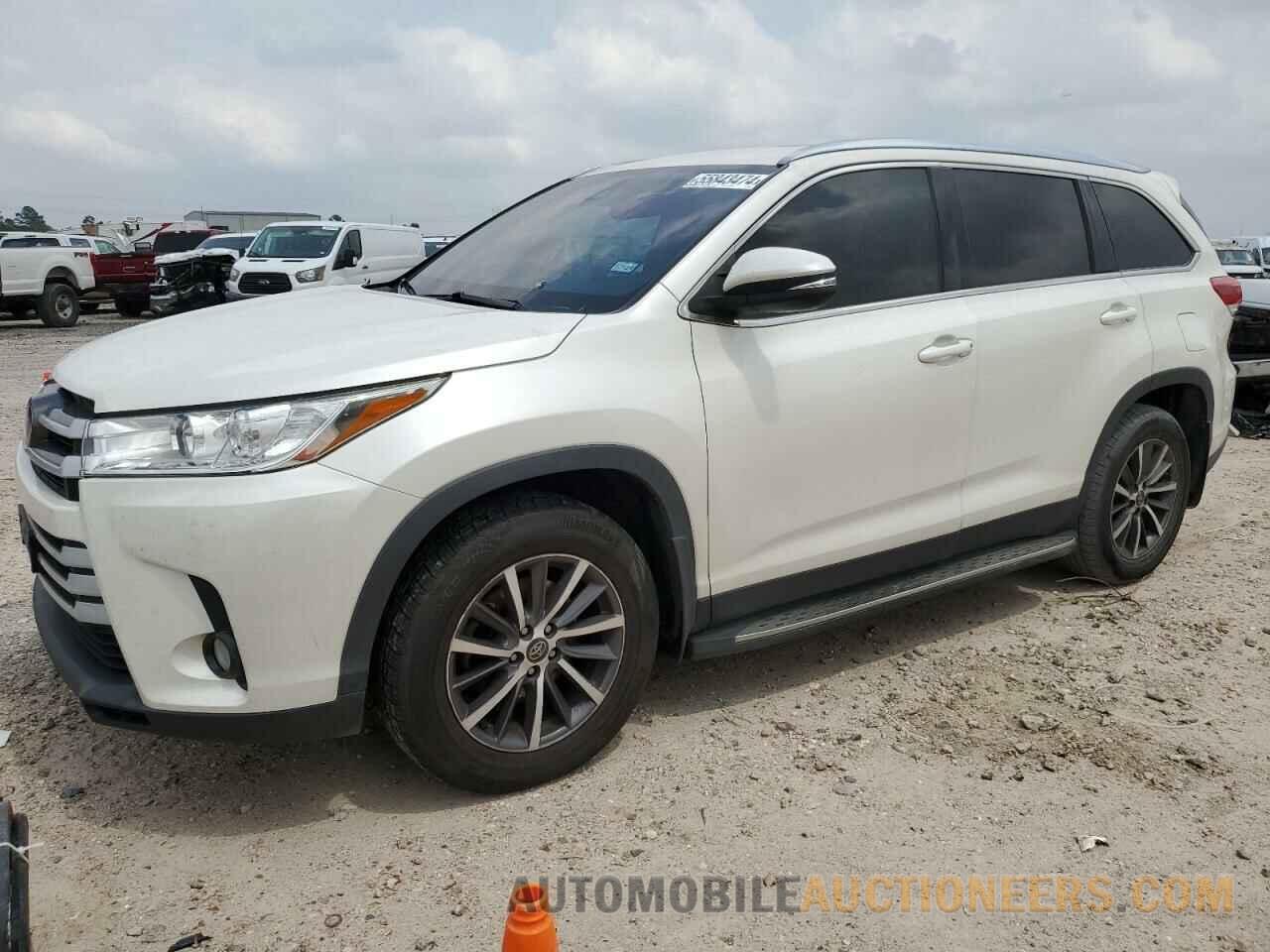 5TDKZRFH5KS557065 TOYOTA HIGHLANDER 2019