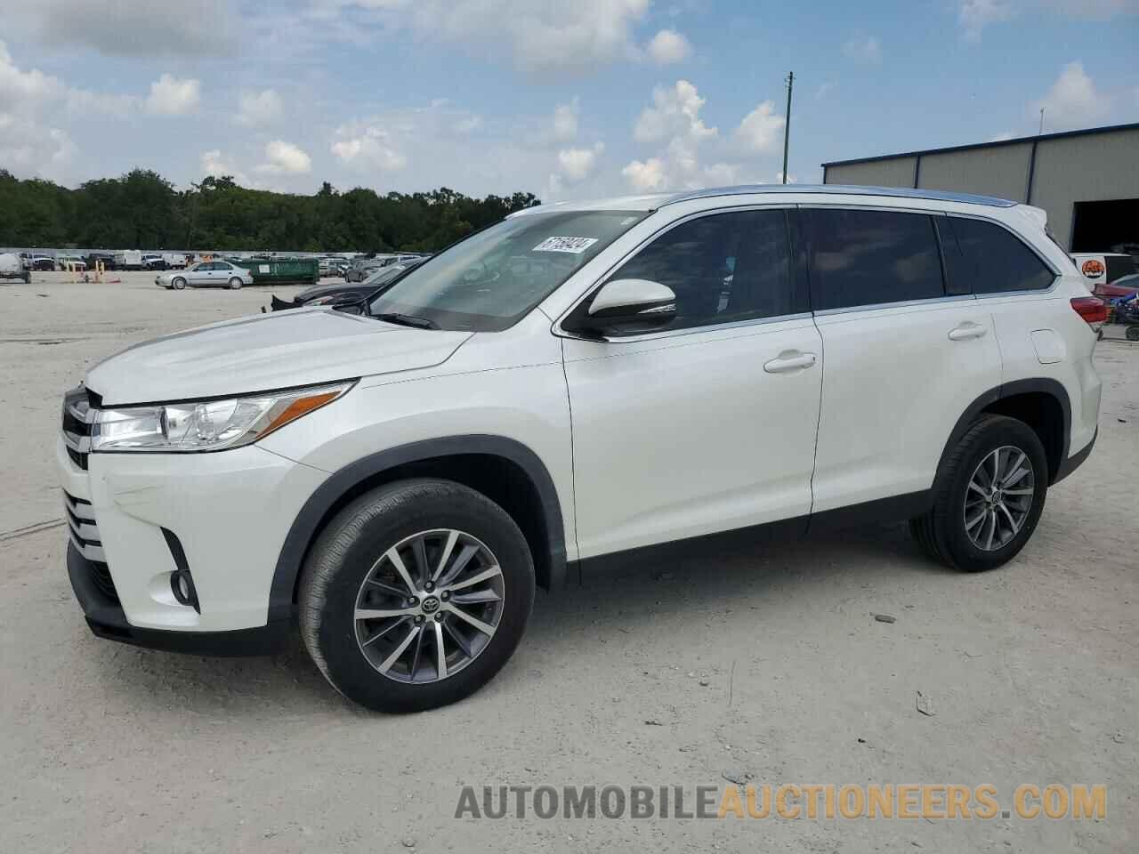 5TDKZRFH5KS564923 TOYOTA HIGHLANDER 2019