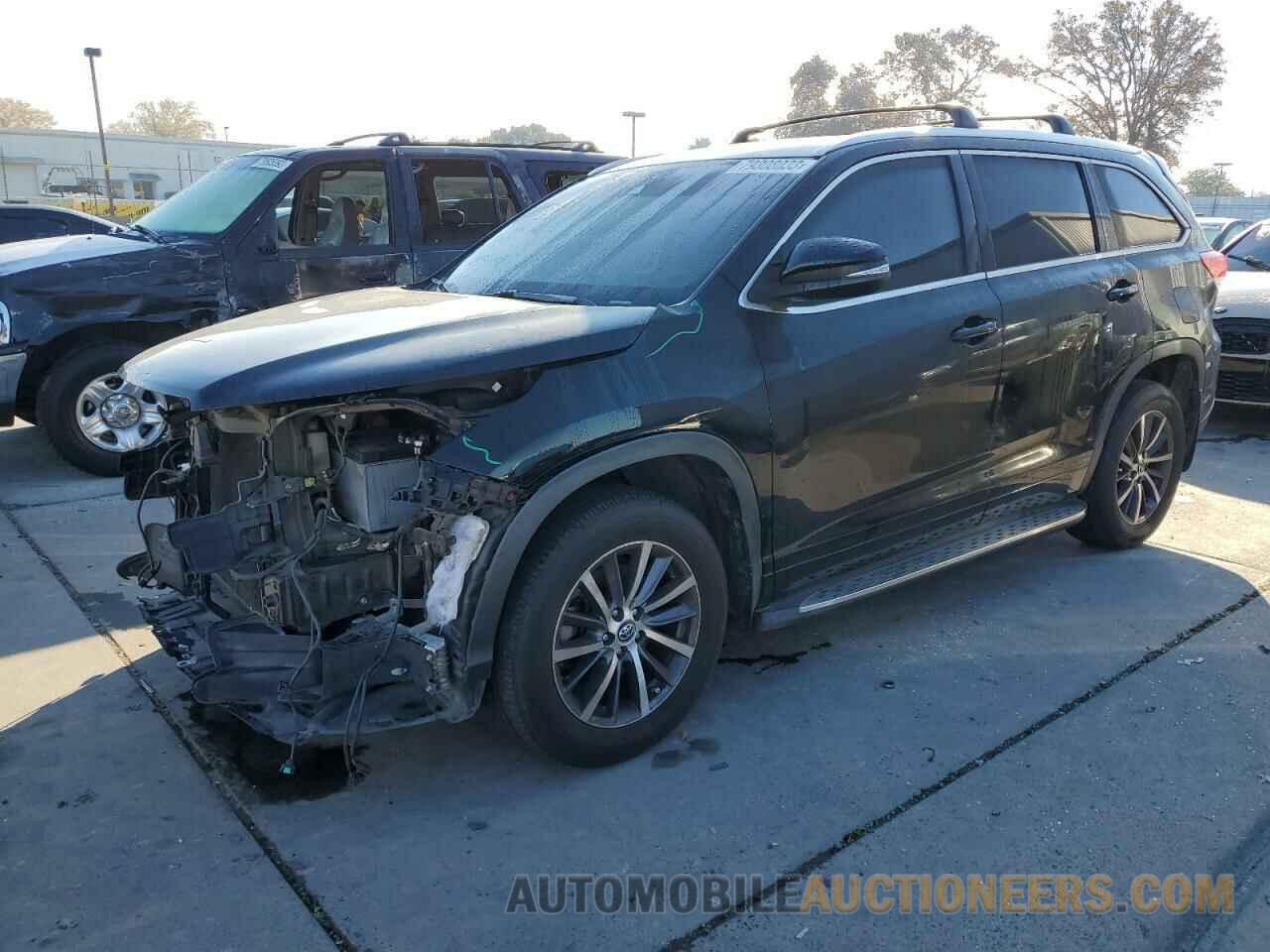 5TDKZRFH6HS520812 TOYOTA HIGHLANDER 2017