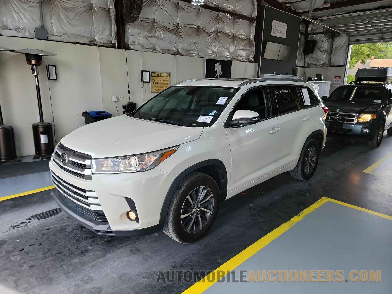 5TDKZRFH6JS527443 Toyota Highlander 2018