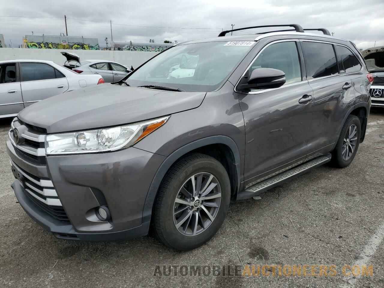 5TDKZRFH6JS529564 TOYOTA HIGHLANDER 2018