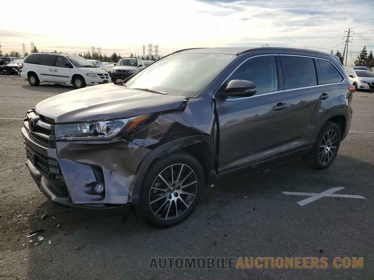 5TDKZRFH6JS547367 TOYOTA HIGHLANDER 2018