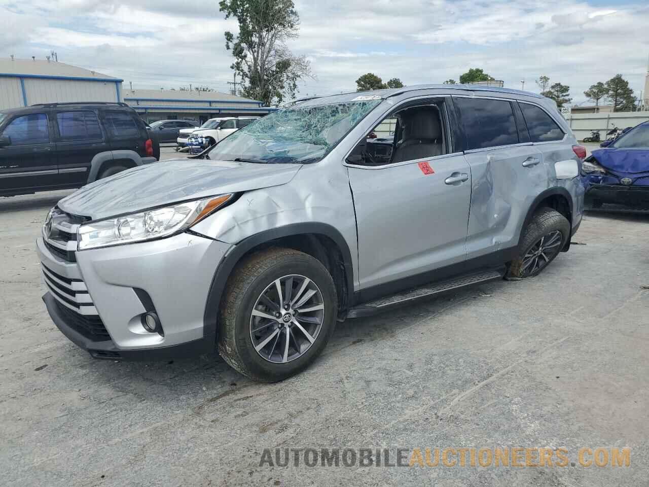 5TDKZRFH6KS567359 TOYOTA HIGHLANDER 2019