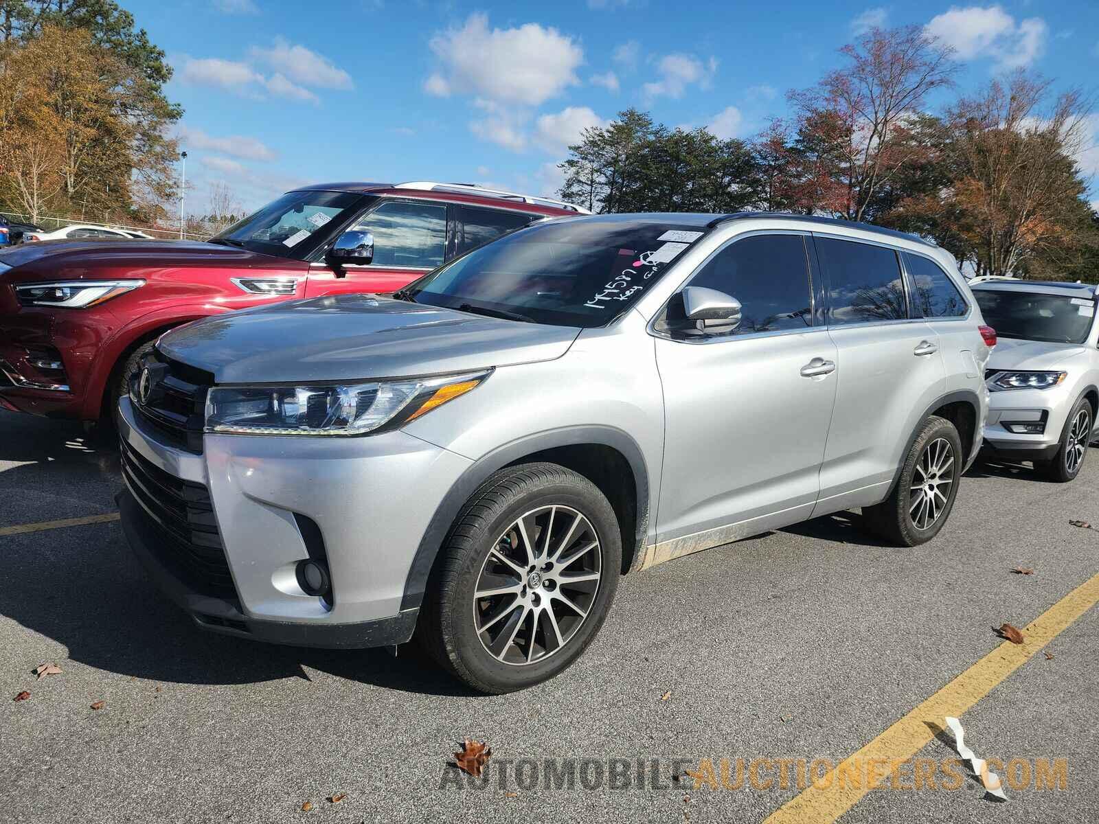 5TDKZRFH7HS199587 Toyota Highlander 2017