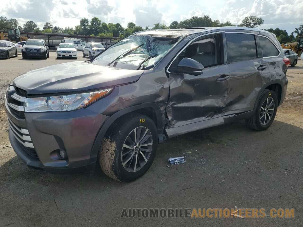 5TDKZRFH7HS525940 TOYOTA HIGHLANDER 2017