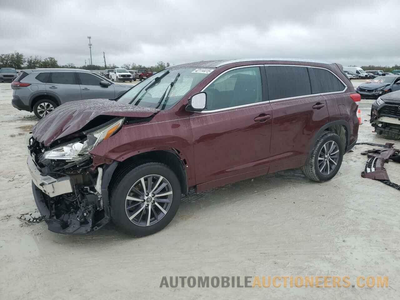 5TDKZRFH7JS239513 TOYOTA HIGHLANDER 2018