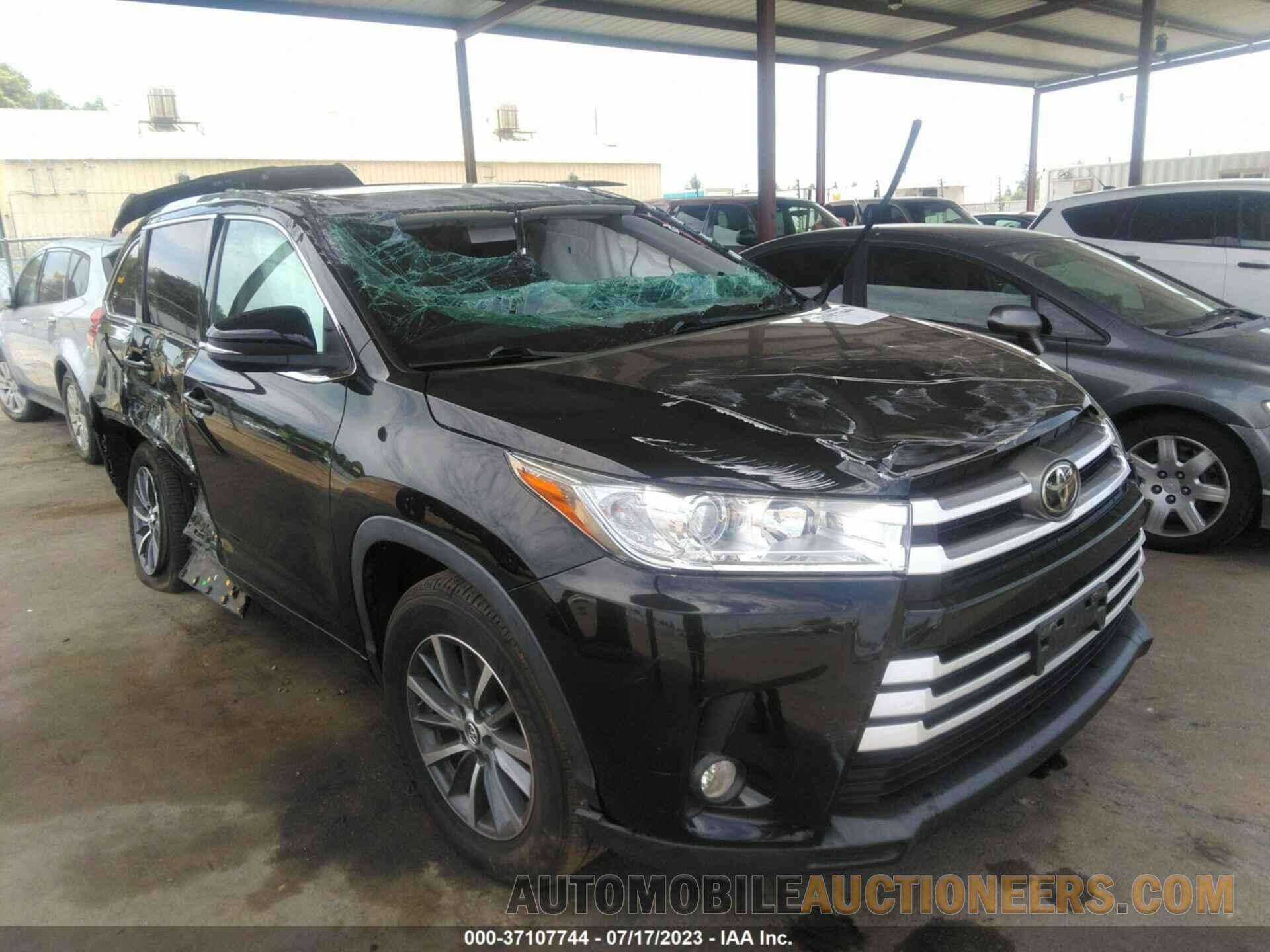 5TDKZRFH7JS264850 TOYOTA HIGHLANDER 2018