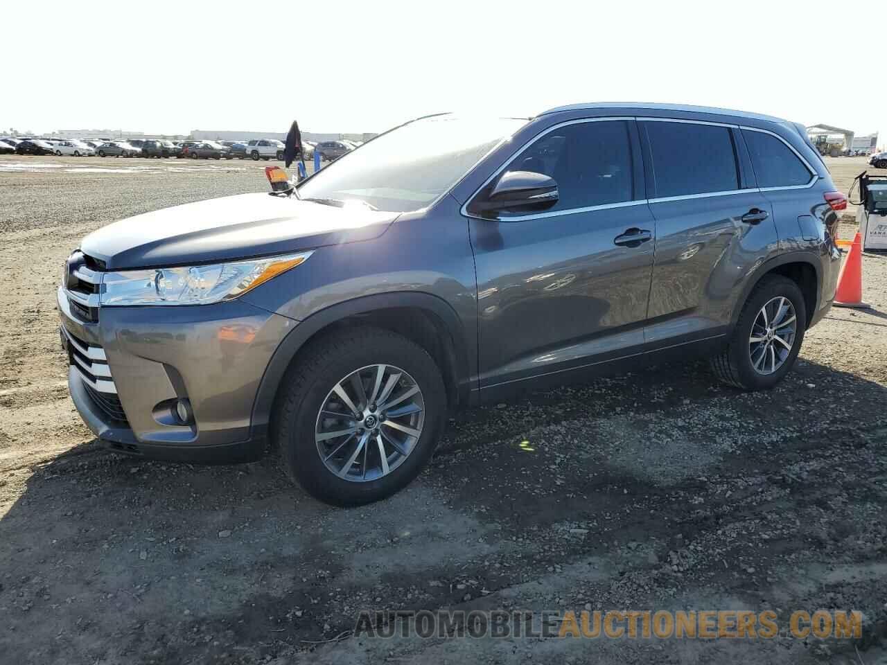 5TDKZRFH7JS283883 TOYOTA HIGHLANDER 2018