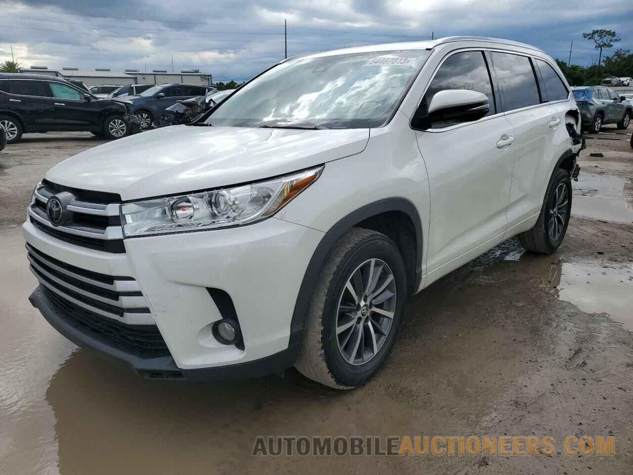 5TDKZRFH7JS530139 TOYOTA HIGHLANDER 2018