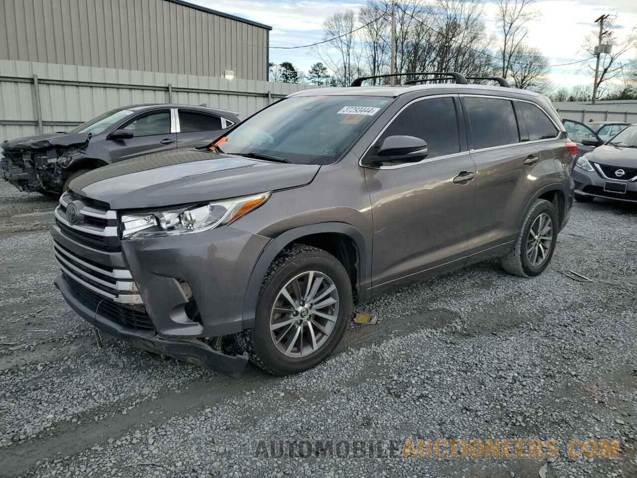 5TDKZRFH7JS542713 TOYOTA HIGHLANDER 2018