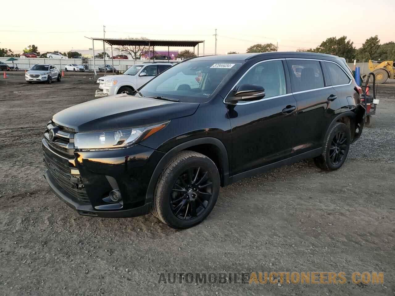 5TDKZRFH7KS569105 TOYOTA HIGHLANDER 2019