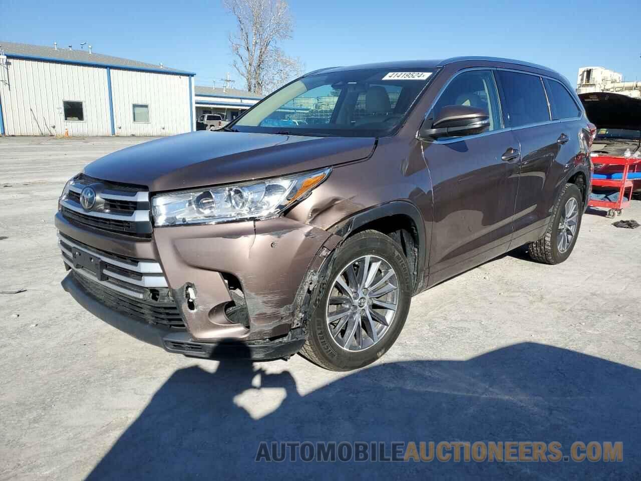 5TDKZRFH8HS218227 TOYOTA HIGHLANDER 2017