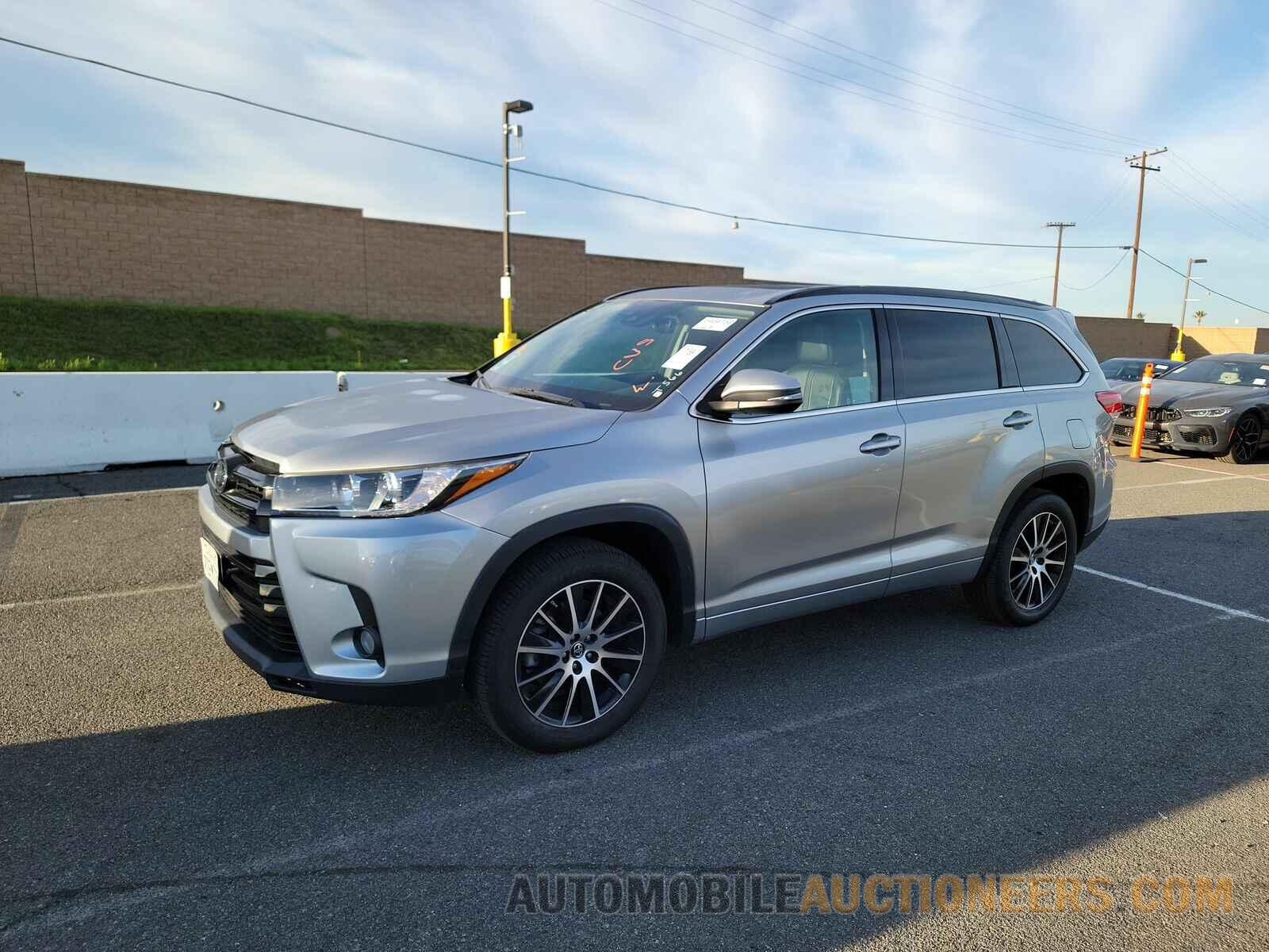 5TDKZRFH8HS515417 Toyota Highlander 2017